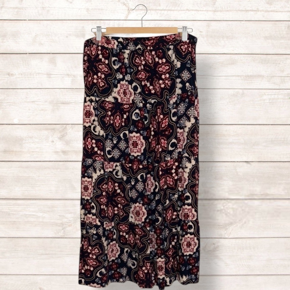 🌺CHRISTOPHER & BANKS GEOMETRIC MAXI SKIRT